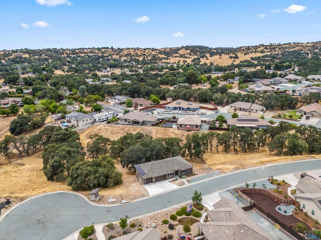 488 Woodgate Rd, Valley Springs, CA 95252
