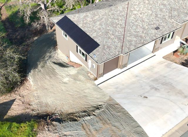 488 Woodgate Rd, Valley Springs, CA 95252