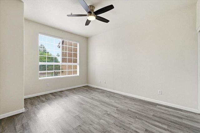 1633 E LAKESIDE Drive 63, Gilbert, AZ 85234