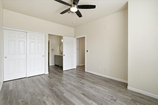 1633 E LAKESIDE Drive 63, Gilbert, AZ 85234