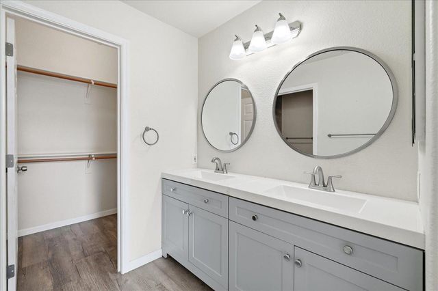 1633 E LAKESIDE Drive 63, Gilbert, AZ 85234