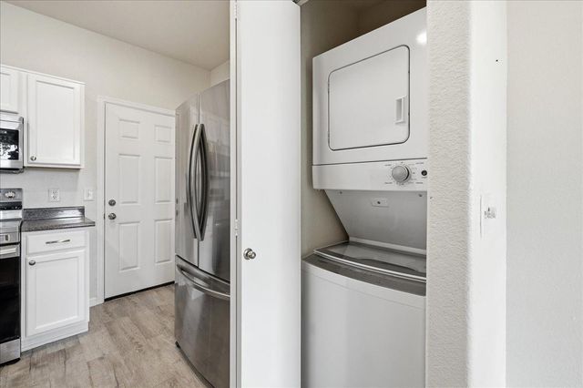 1633 E LAKESIDE Drive 63, Gilbert, AZ 85234
