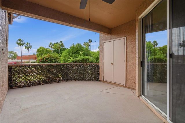 1633 E LAKESIDE Drive 63, Gilbert, AZ 85234