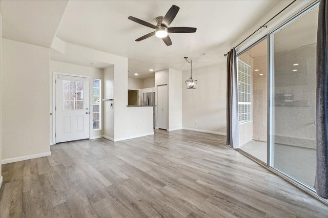 1633 E LAKESIDE Drive 63, Gilbert, AZ 85234