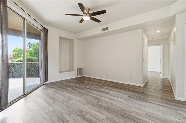1633 E LAKESIDE Drive 63, Gilbert, AZ 85234