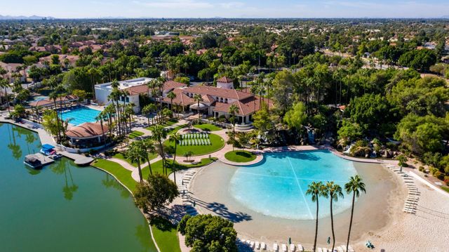 1633 E LAKESIDE Drive 63, Gilbert, AZ 85234
