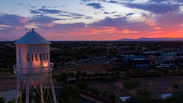1633 E LAKESIDE Drive 63, Gilbert, AZ 85234