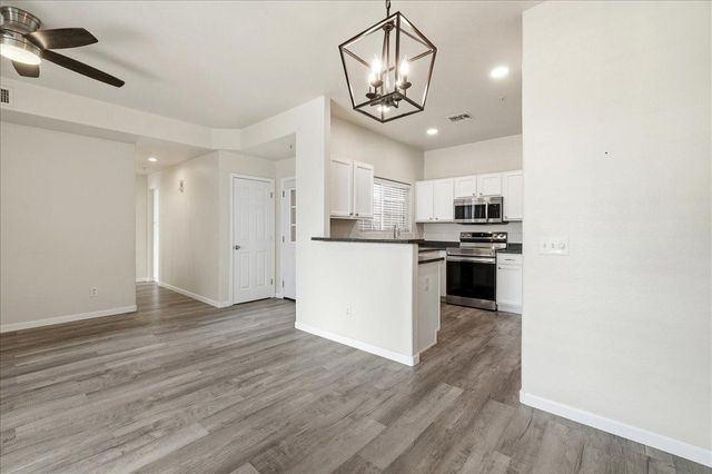 1633 E LAKESIDE Drive 63, Gilbert, AZ 85234