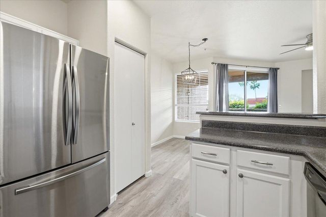 1633 E LAKESIDE Drive 63, Gilbert, AZ 85234