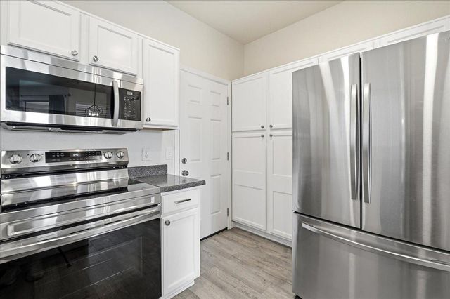 1633 E LAKESIDE Drive 63, Gilbert, AZ 85234