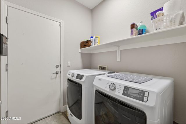 820 W BURKHALTER Drive, San Tan Valley, AZ 85143