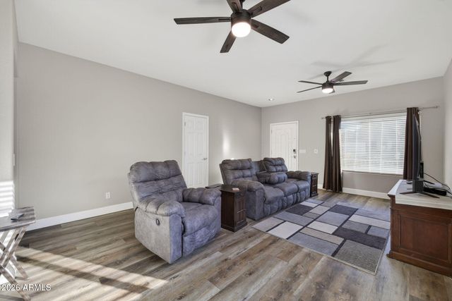 820 W BURKHALTER Drive, San Tan Valley, AZ 85143