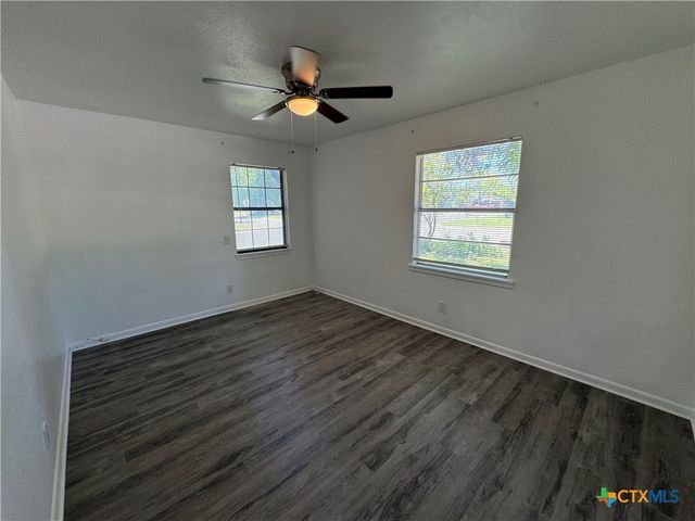 1009 S 3rd Street, Copperas Cove, TX 76522