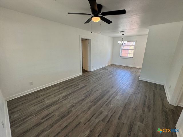 1009 S 3rd Street, Copperas Cove, TX 76522