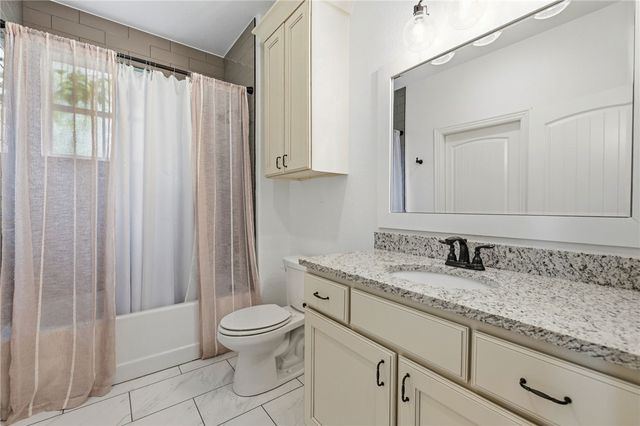211 N Church Avenue 1, Fayetteville, AR 72701