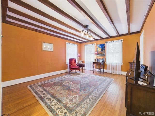 33 North Ellicott Street, Amherst, NY 14221