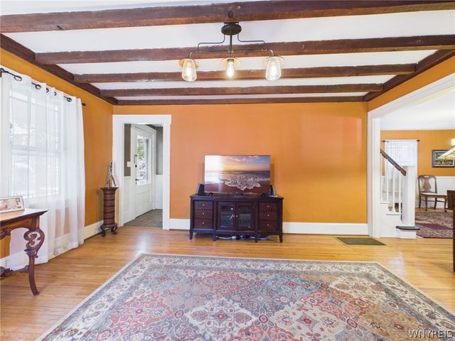 33 North Ellicott Street, Amherst, NY 14221