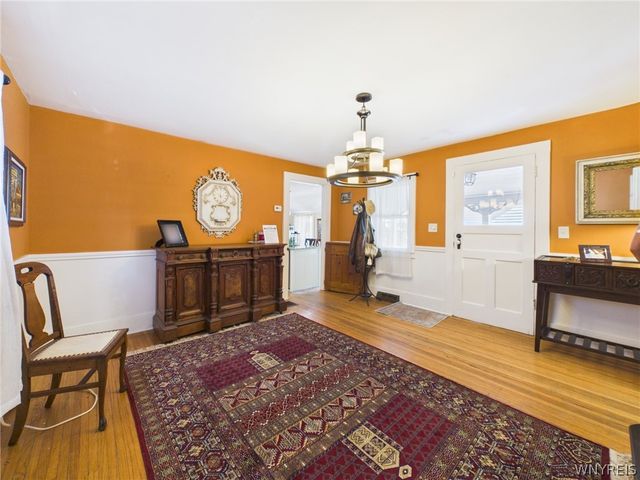 33 North Ellicott Street, Amherst, NY 14221