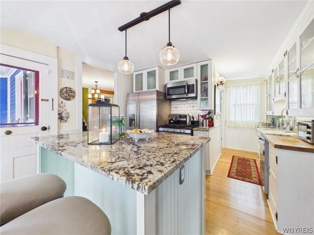 33 North Ellicott Street, Amherst, NY 14221