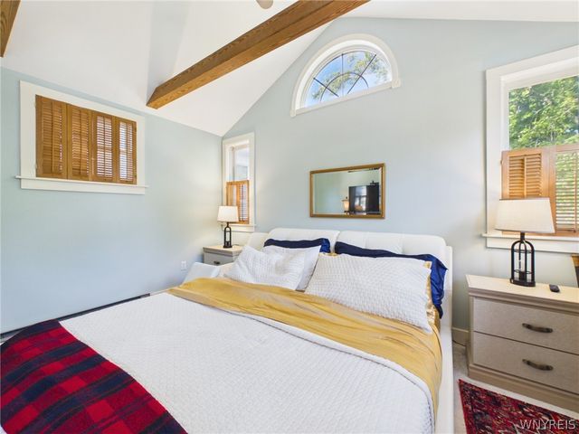 33 North Ellicott Street, Amherst, NY 14221