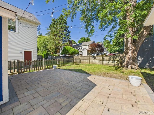 33 North Ellicott Street, Amherst, NY 14221