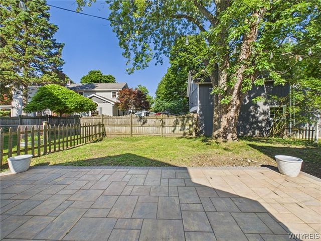 33 North Ellicott Street, Amherst, NY 14221