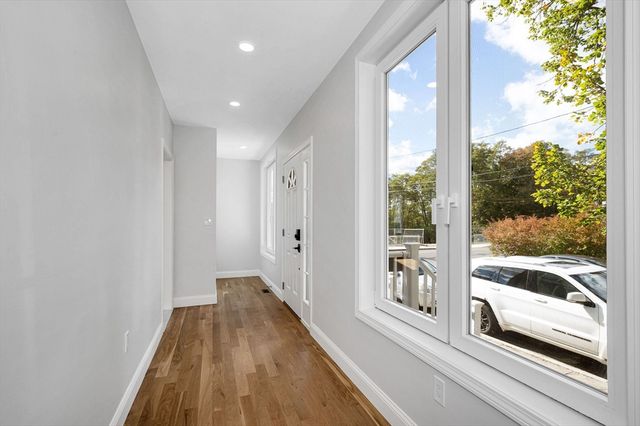 3 Pleasant St 1, Medford, MA 02155