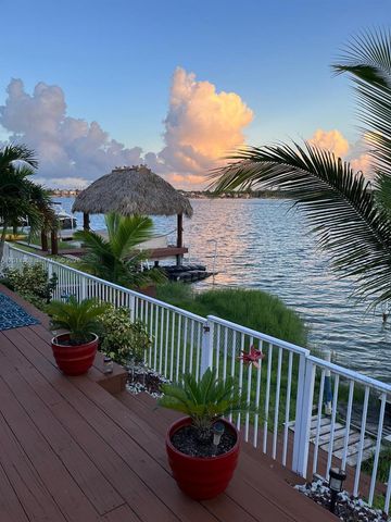 13590 SW 144th Ter 0, Miami, FL 33186