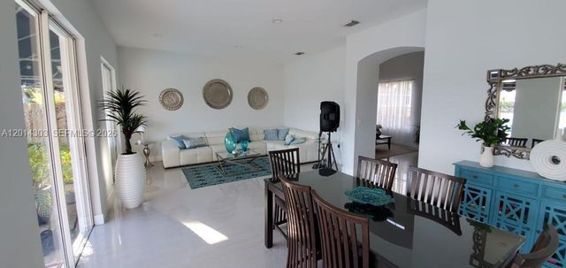 13590 SW 144th Ter 0, Miami, FL 33186