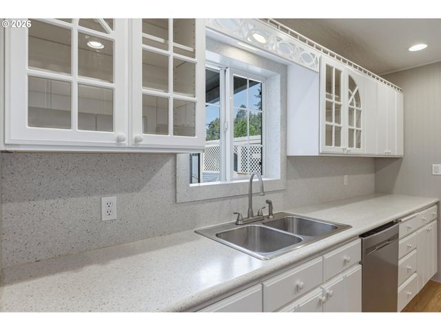 3425 PENNSYLVANIA St, Longview, WA 98632