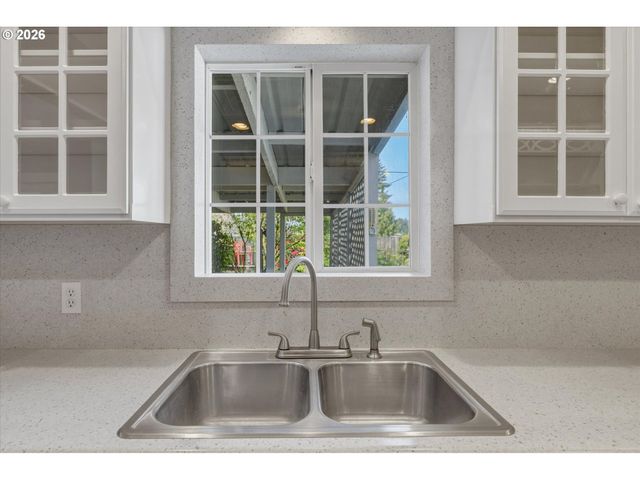 3425 PENNSYLVANIA St, Longview, WA 98632