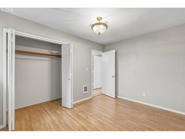 3425 PENNSYLVANIA St, Longview, WA 98632