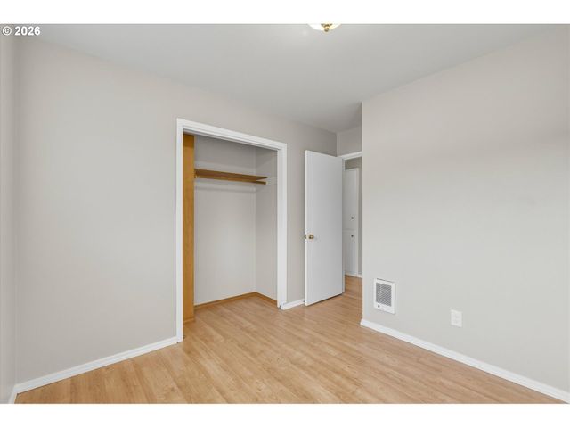3425 PENNSYLVANIA St, Longview, WA 98632
