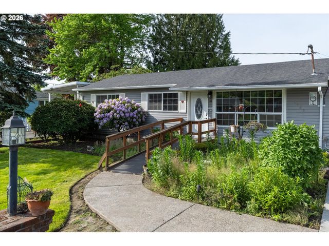 3425 PENNSYLVANIA St, Longview, WA 98632