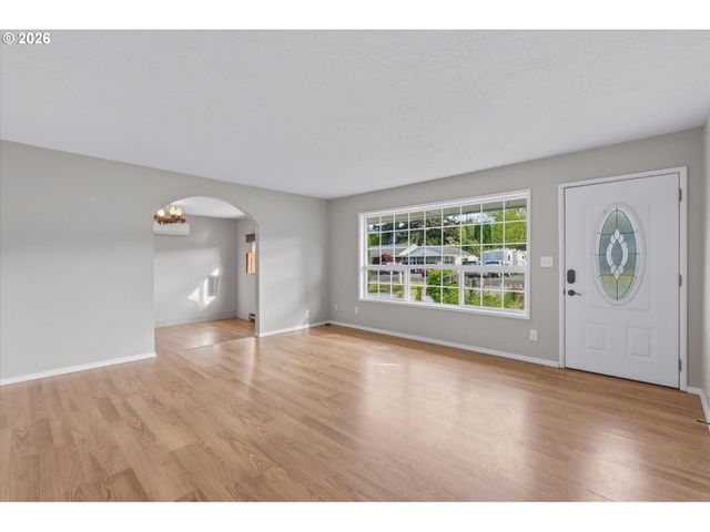 3425 PENNSYLVANIA St, Longview, WA 98632
