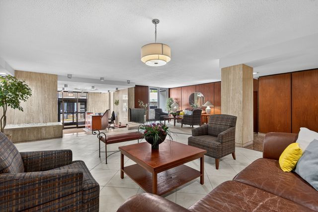 5901 N Sheridan Road 7G, Chicago, IL 60660
