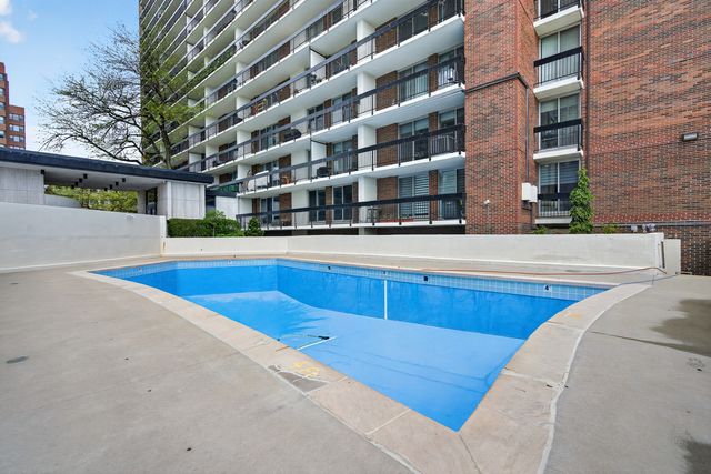 5901 N Sheridan Road 7G, Chicago, IL 60660