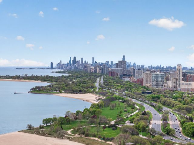 5901 N Sheridan Road 7G, Chicago, IL 60660