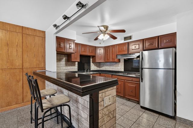 5901 N Sheridan Road 7G, Chicago, IL 60660