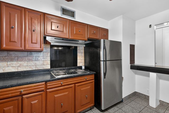 5901 N Sheridan Road 7G, Chicago, IL 60660