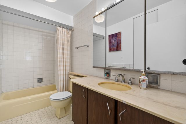 5901 N Sheridan Road 7G, Chicago, IL 60660