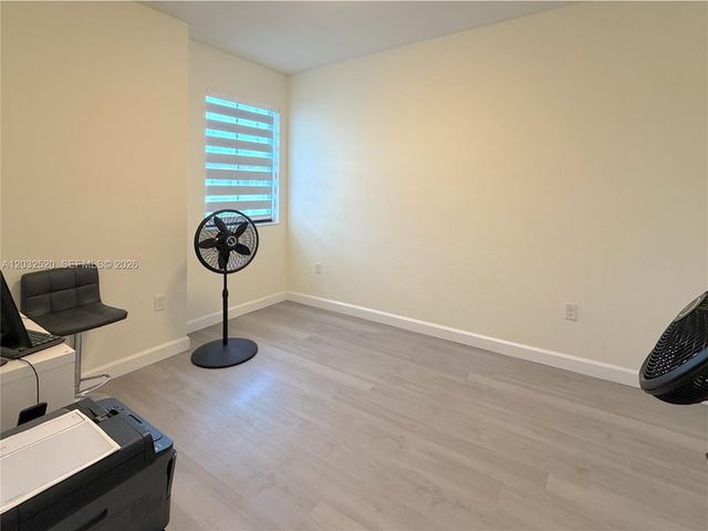 10606 W 32nd Ln, Hialeah, FL 33018