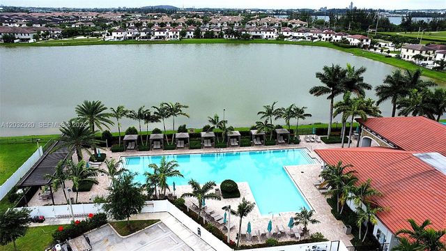 10606 W 32nd Ln, Hialeah, FL 33018