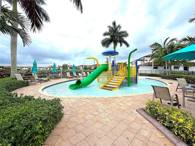 10606 W 32nd Ln, Hialeah, FL 33018