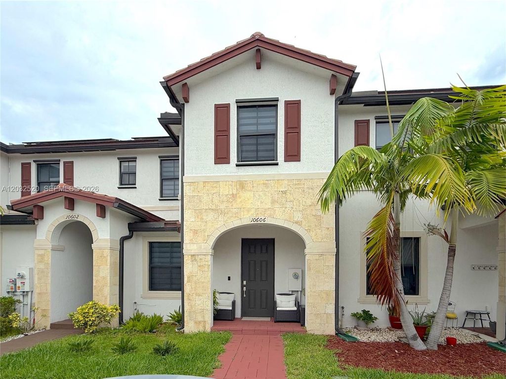 10606 W 32nd Ln, Hialeah, FL 33018