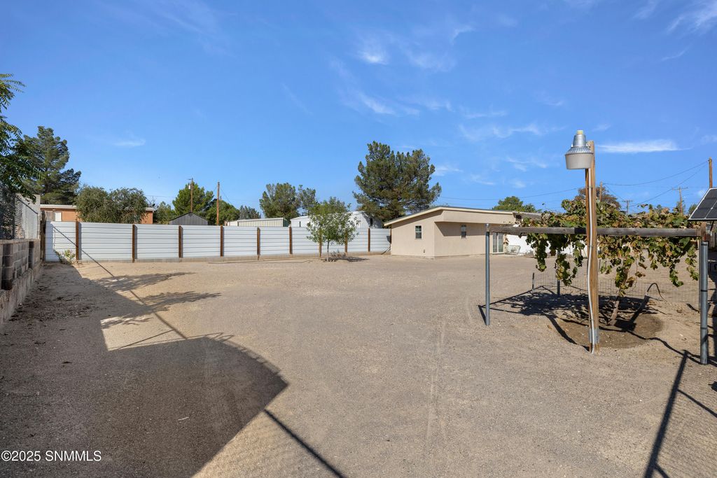 2793 Alvarez Road, Anthony, NM 88021