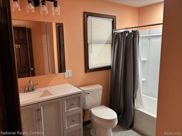 284 Evans Glen Trail, Franklin Township, MI 49287