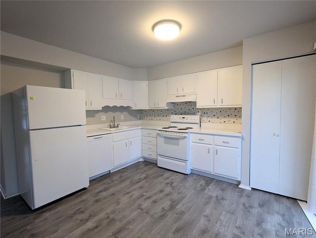 7411 Hazelcrest Drive, Hazelwood, MO 63042