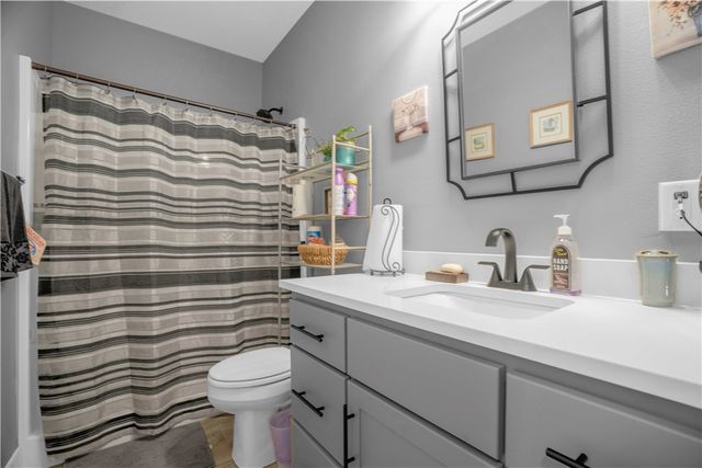 8 Hawthorn Lane, Bella Vista, AR 72715