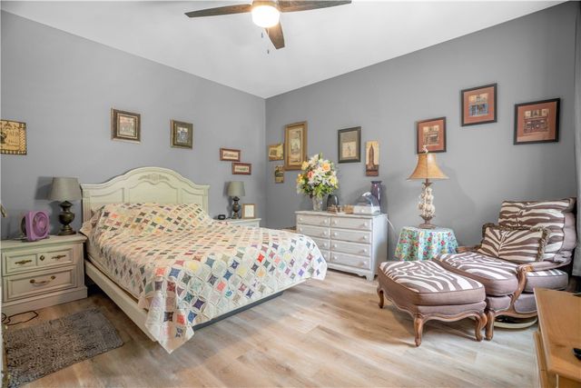 8 Hawthorn Lane, Bella Vista, AR 72715